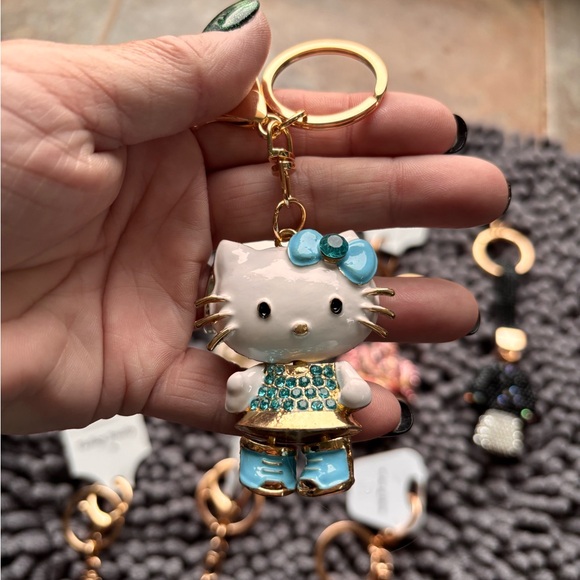 Lot of 8 adorable keychains/bag charms - Picture 3 of 5